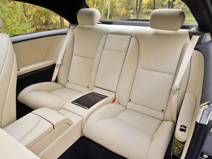  Mercedes-Benz CL550 4Matic 2010 года  (фото 10 из 23)